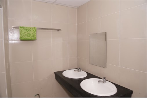 Phục vụ ăn ở trong trong dịp đón tân sinh viên năm 2016 tại Trung tâm Quản lý Ký túc xá