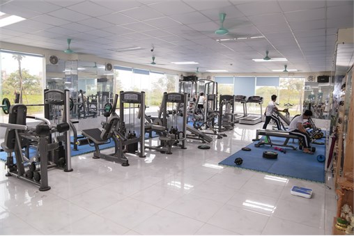 Phục vụ ăn ở trong trong dịp đón tân sinh viên năm 2016 tại Trung tâm Quản lý Ký túc xá