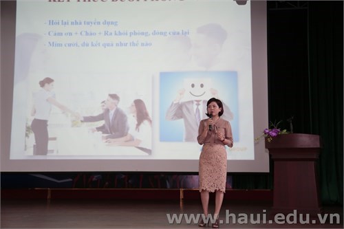 Scholarship Award and Cooperation Agreement Signing Ceremony Between FLC Group and Hanoi University of Industry