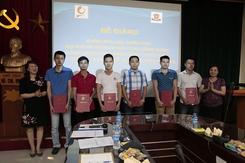 Closing Ceremony of the Short-Term Training Course on Basic Electricity and Basic Mechanical Engineering for Hanoi Beer – Alcohol - Beverage Corporation