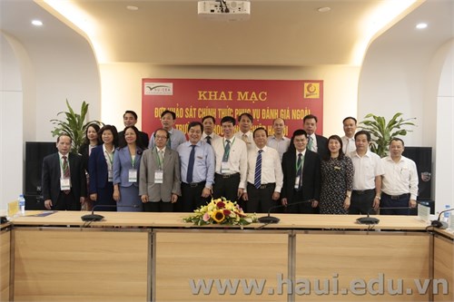 Khai mạc đợt khảo sát chính thức phục vụ đánh giá ngoài Trường Đại học Công nghiệp Hà Nội