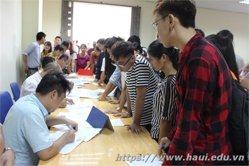 Đại học Công nghiệp Hà Nội chào đón tân sinh viên K12 nhập học