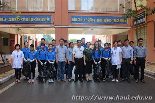 Trường Đại học Công nghiệp Hà Nội ra quân phòng chống dịch sốt xuất huyết