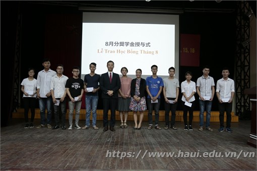 100 August scholarships of ” high - quality engineering program” awarded by Nissan Techno Vietnam and Pasona Tech Vietnam