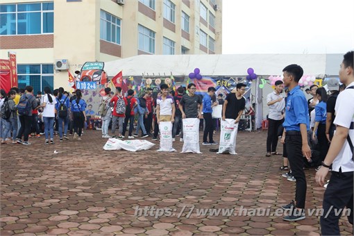 HaUI warmly welcomes freshmen of Cohort 12