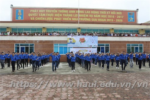 HaUI warmly welcomes freshmen of Cohort 12