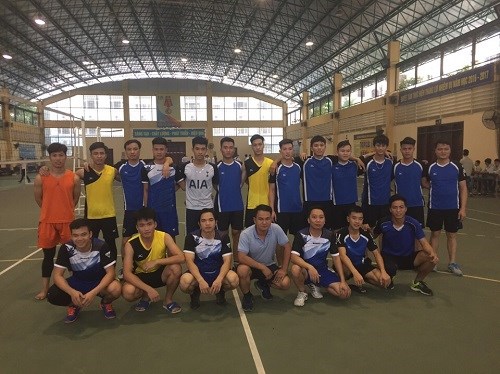 Giao lưu bóng chuyền nam CBGV-HSSVchào mừng ngày Nhà giáo Việt Nam 20-11