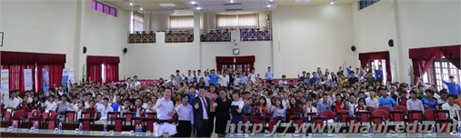 Sinh viên Đại học Công nghiệp Hà Nội sôi động cùng “Ngày hội hướng nghiệp năm 2017”- To The Journey