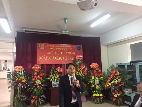 Khoa Công nghệ Ôtô tổ chức buổi tri ân chúc mừng ngày Nhà giáo Việt Nam 20-11