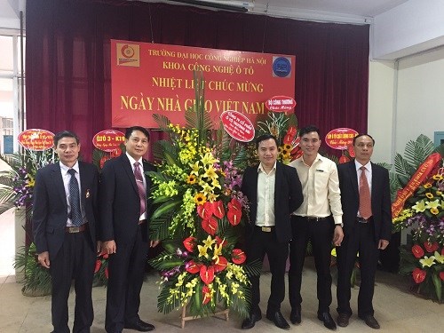 Khoa Công nghệ Ôtô tổ chức buổi tri ân chúc mừng ngày Nhà giáo Việt Nam 20-11