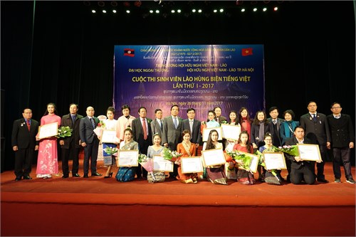 LHS Lào ĐHCNHN tham dự cuộc thi sinh viên Lào hùng biện tiếng Việt lần thứ I năm 2017