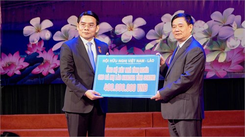 LHS Lào ĐHCNHN tham dự cuộc thi sinh viên Lào hùng biện tiếng Việt lần thứ I năm 2017