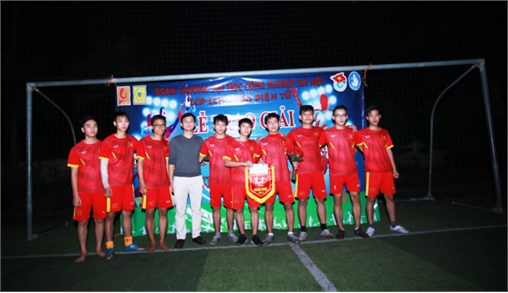 Chung kết giải bóng đá truyền thống HSSV lần thứ 17 khoa Điện Tử.