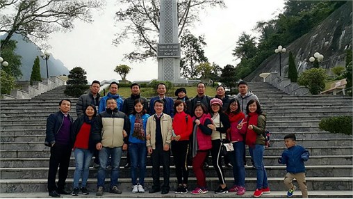 20 Đảng viên thuộc Chi bộ Khoa Quản lý kinh doanh tìm hiểu lịch sử Đảng tại Cao Bằng