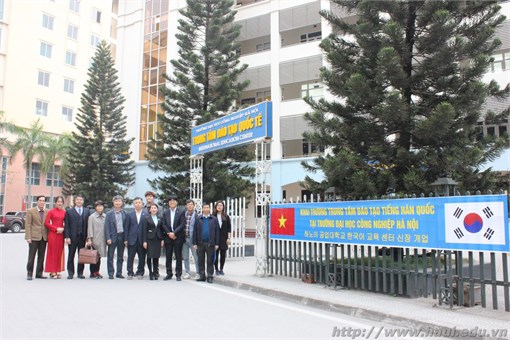 Khai trương Trung tâm Tiếng Hàn tại Trường Đại học Công nghiệp Hà Nội