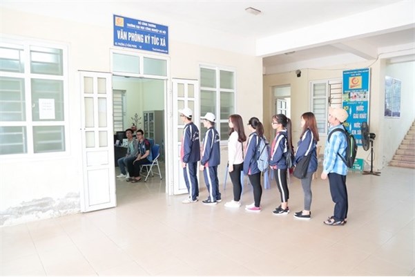 Lễ ký kết “Khu nội trú sinh viên an toàn, văn minh, không có tội phạm và tệ nạn xã hội”.