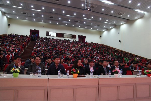 Rộn rã chương trình văn nghệ chào đón tân sinh viên và chào xuân 2018