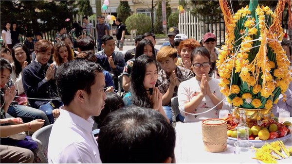 Lưu học sinh Lào vui Tết cổ truyền Bunpimay 2561 tại Đại học Công nghiệp Hà Nội