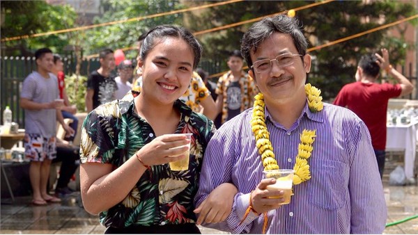 Lưu học sinh Lào vui Tết cổ truyền Bunpimay 2561 tại Đại học Công nghiệp Hà Nội