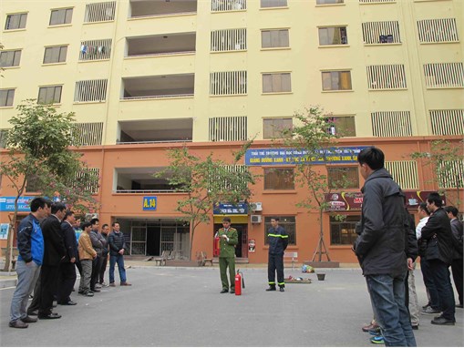 Tập huấn nghiệp vụ, kỹ năng phòng chống cháy nổ và vận hành hệ thống cứu hỏa.