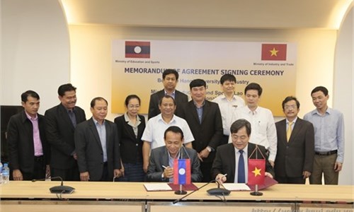MOU signing Ceremony between Hanoi University of Industry and the Laotian Ministry of Education and Sports