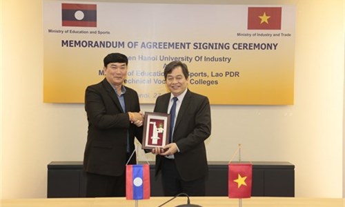 MOU signing Ceremony between Hanoi University of Industry and the Laotian Ministry of Education and Sports