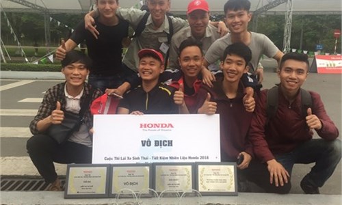 SUPERCUB 50 team of HaUI wins the Honda Mileage Challenge 2018