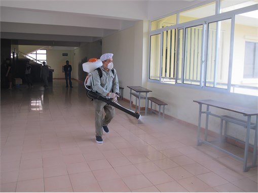 Phun thuốc phòng chống dịch bênh đợt 1 năm 2018