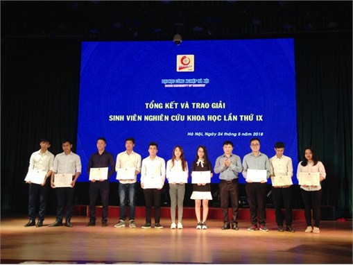 Tổng kết và trao giải sinh viên nghiên cứu khoa học lần thứ 9 sinh viên khoa Điện tử đạt giải 01 giải nhất, 01 giải nhì và 01 giải 3, 02 giản khuyến khích.