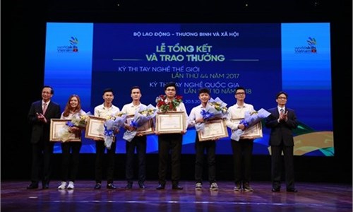 Hanoi University of Industry wins 15 prizes at the 10 th National Skills Competition 2018