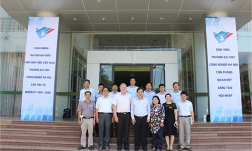 Hanoi University of Industry meets with Phoenix Contact, Germany about cooperation opportunities