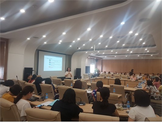 Khoa Ngoại ngữ tổ chức buổi Chia sẻ về Nghiên cứu Khoa học