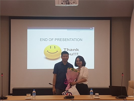 Khoa Ngoại ngữ tổ chức buổi Chia sẻ về Nghiên cứu Khoa học