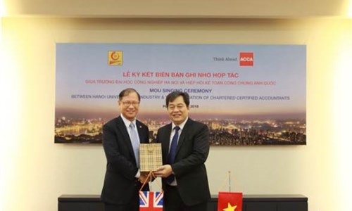 MOU signing ceremony between Hanoi University of Industry and Association of Certified Charter Accountants (ACCA)