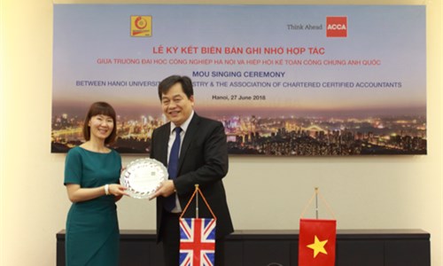 MOU signing ceremony between Hanoi University of Industry and Association of Certified Charter Accountants (ACCA)