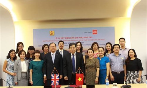 MOU signing ceremony between Hanoi University of Industry and Association of Certified Charter Accountants (ACCA)