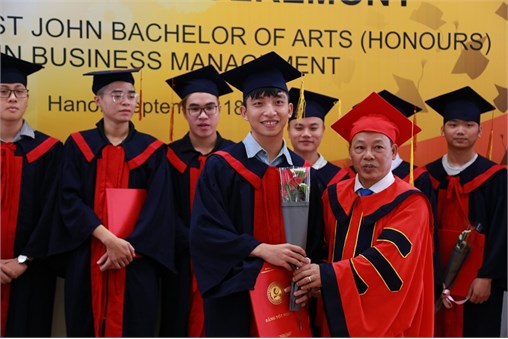The 3 rd Graduation Ceremony for graduates of the joint training program between Hanoi University of Industry and York St John University