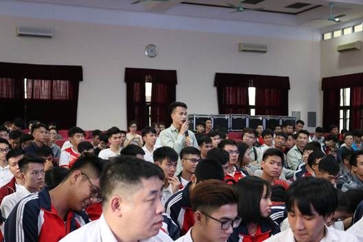 Lễ phát động Phong trào sinh viên Nghiên cứu khoa học và Sáng tạo công nghệ năm học 2018-2019 Chào mừng 120 năm truyền thống Nhà trường và 36 năm ngày Nhà giáo Việt Nam 20/11/2018