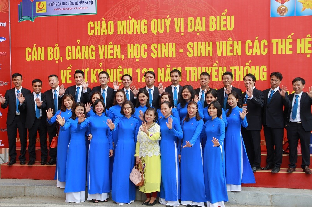 Lễ kỷ niệm 120 năm truyền thống nhà trường và Kỷ niệm ngày Nhà giáo Việt Nam 20/11