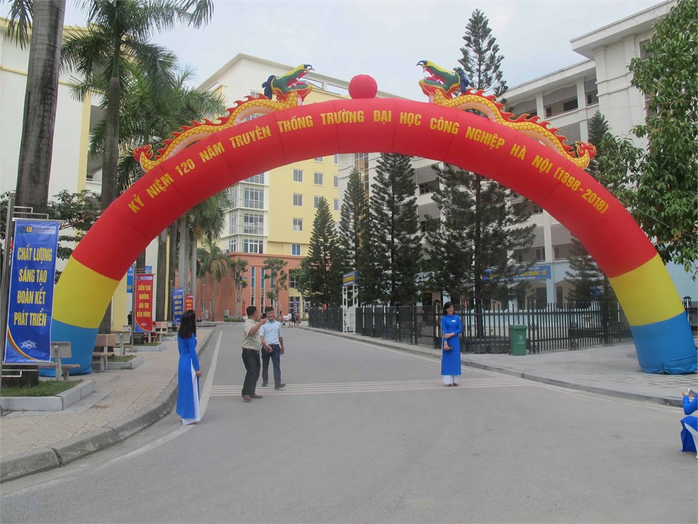 Kỷ niệm 120 năm truyền thống nhà trường (1898-2018) và ngày Nhà giáo Việt Nam 20/11.
