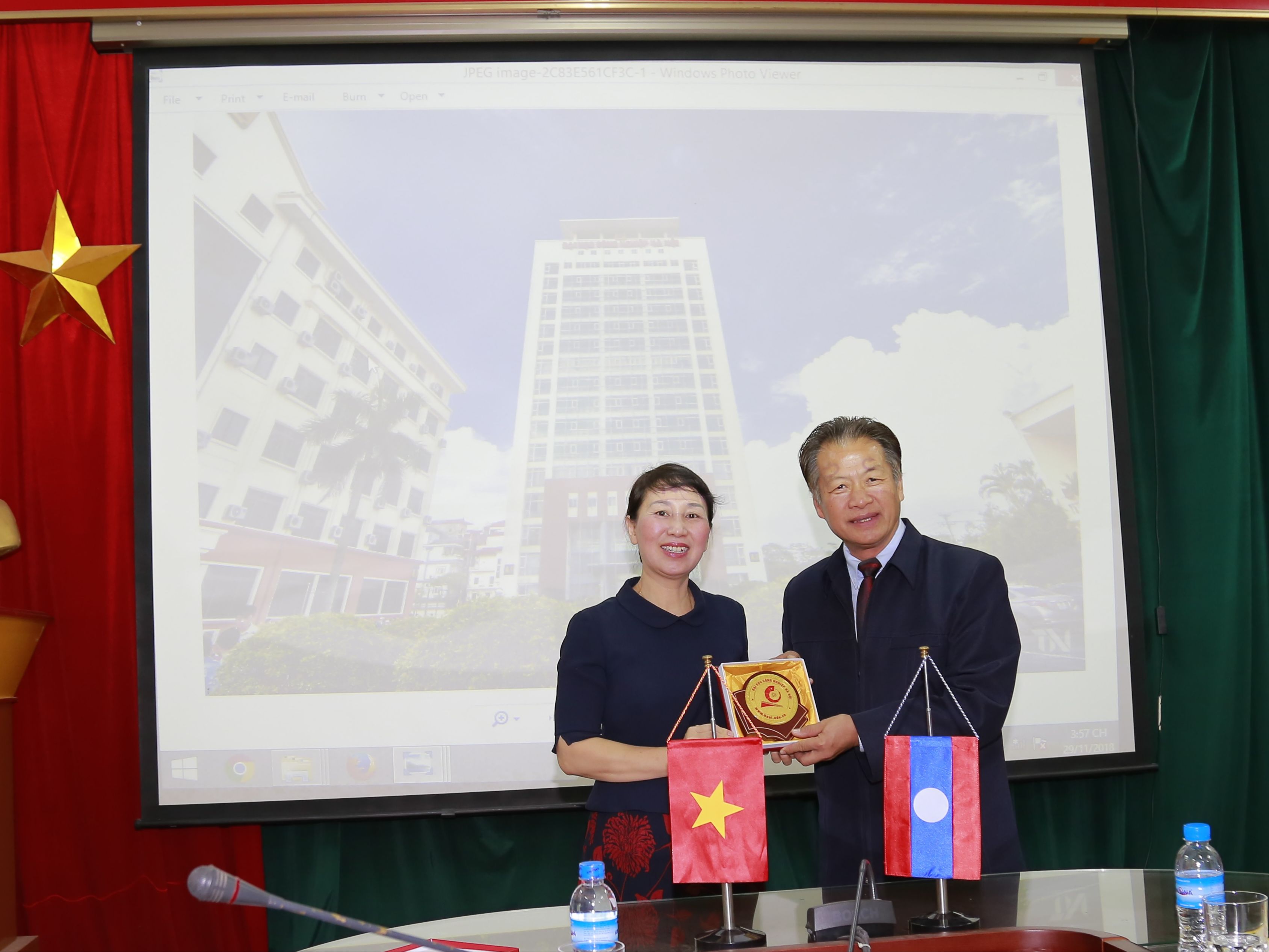 Trường Đại học Công nghiệp Hà Nội và Bộ Giáo dục & Thể thao CHDCND Lào trao đổi về công tác bình đẳng giới, vì sự tiến bộ của phụ nữ