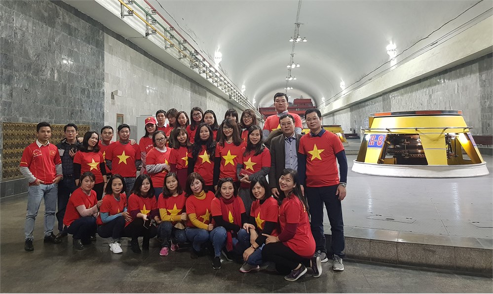 Chi bộ Lý luận Chính trị - Pháp luật đi thực tế tại Thủy điện Hòa Bình, Mai Châu Hòa Bình