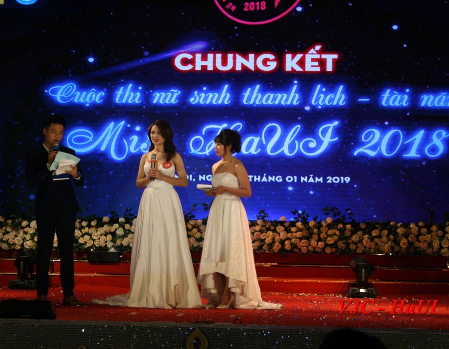 Nữ sinh viên Việt Nhật rạng ngời trong đêm chung kết Miss HaUI 2018
