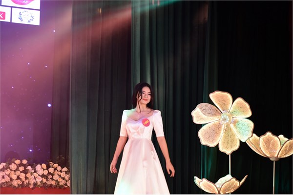 Sắc màu Ngoại ngữ - chung kết Miss HaUI 2018