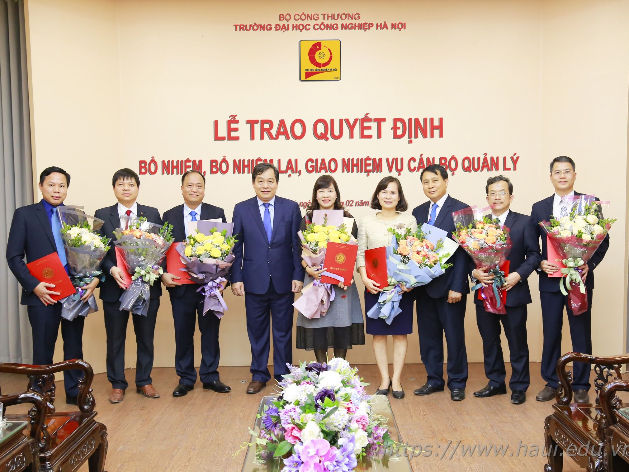 Trao quyết định bổ nhiệm, bổ nhiệm lại và giao nhiệm vụ cán bộ quản lý