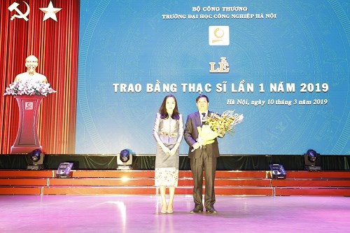 Tổ chức Lễ trao Bằng thạc sĩ lần 1 năm 2019 Trường Đại học Công nghiệp Hà Nội