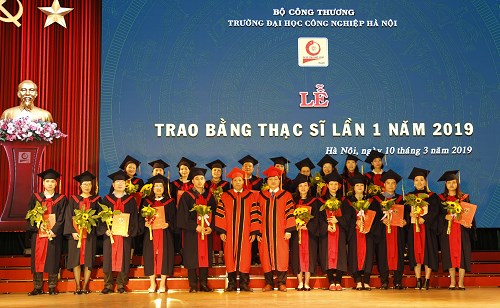 Tổ chức Lễ trao Bằng thạc sĩ lần 1 năm 2019 Trường Đại học Công nghiệp Hà Nội