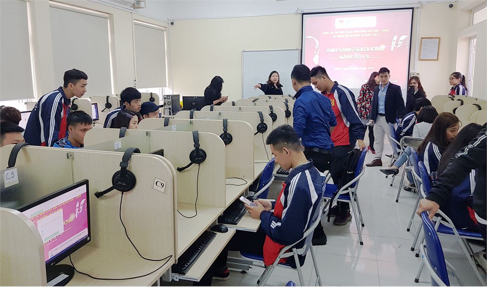 Khai mạc Cuộc thi “Ánh sáng soi đường”