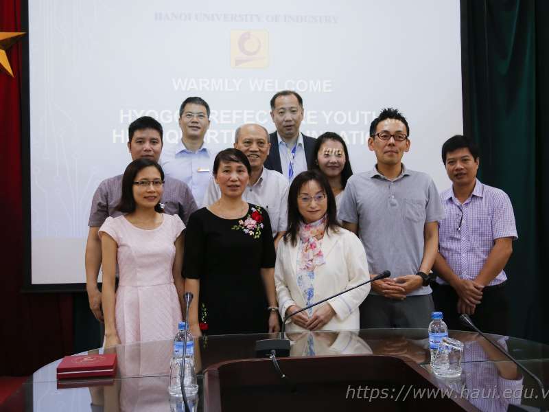 Delegation of Hyogo prefecture, Japan paid a working visit to Hanoi University of Industry
