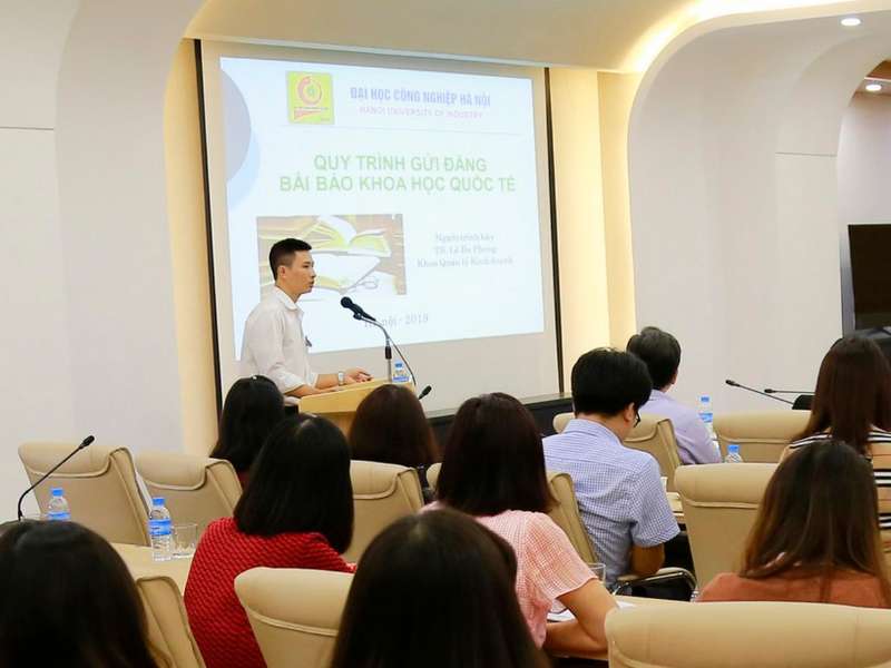 TS.Lê Ba Phong với công bố quốc tế “vai trò trung gian của niềm tin trong việc thúc đẩy mối quan hệ giữa lãnh đạo chuyển đổi và các quá trình chia sẻ tri thức”